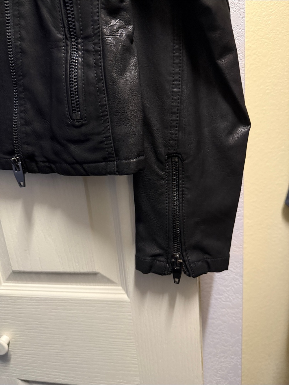 Blank NYC Black Faux Leather Moto Jacket with Zip Details - Picture 5 of 8